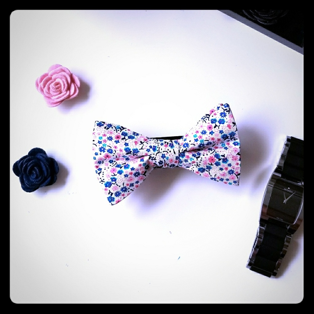 EXPRESS MODERN BOW TIE - NWOT